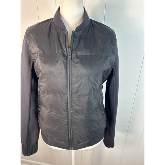 Lululemon Non-Stop Bomber Reversible Jacket in Black. Size 6. - Picture 5 of 12